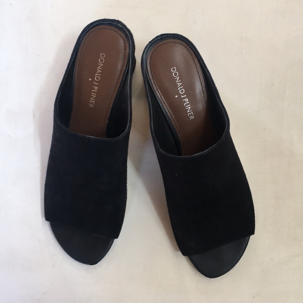 Donald J Pliner☕️ Ellis mules